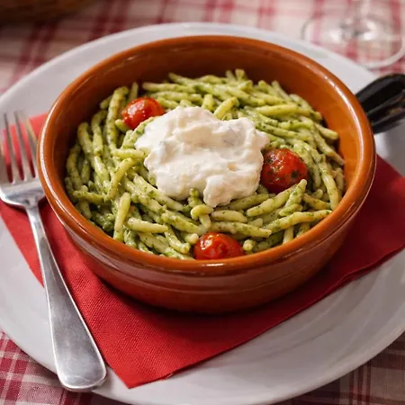 여관 La Busa Alloggi E Trattoria